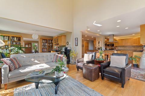 217 E 14th Ave, Naperville, IL 60563 photo 17
