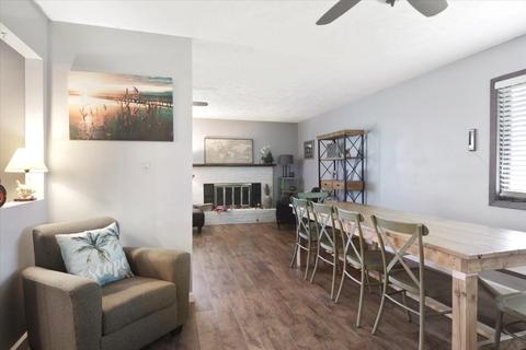 207 E School St, Ellsworth, IL 61737 photo 4