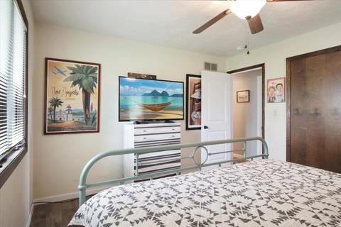 207 E School St, Ellsworth, IL 61737 photo 9