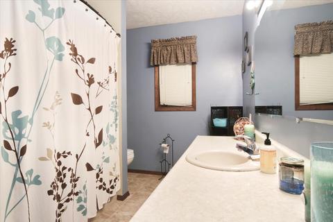 207 E School St, Ellsworth, IL 61737 photo 7