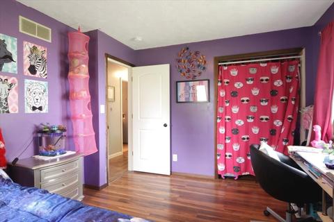 207 E School St, Ellsworth, IL 61737 photo 8