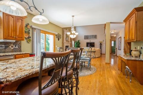 427 E Comstock Ave, Addison, IL 60101 photo 7