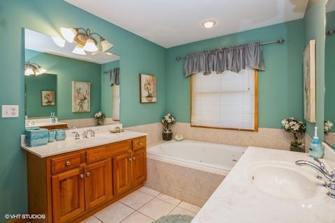 427 E Comstock Ave, Addison, IL 60101 photo 18