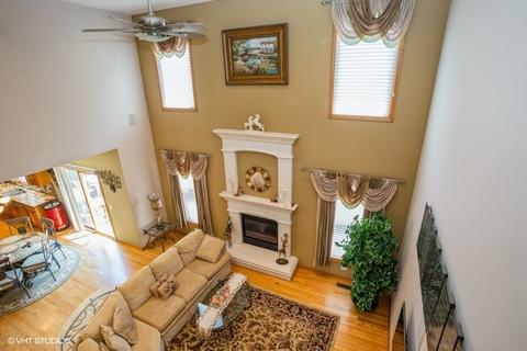 427 E Comstock Ave, Addison, IL 60101 photo 12