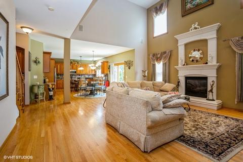 427 E Comstock Ave, Addison, IL 60101 photo 11