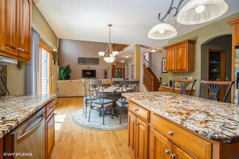 427 E Comstock Ave, Addison, IL 60101 photo 6