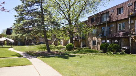 123 E Dundee Rd #3S, Wheeling, IL 60090 photo 2