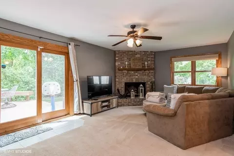 650 Hazel Nut Ct, Bartlett, IL 60103 photo 5