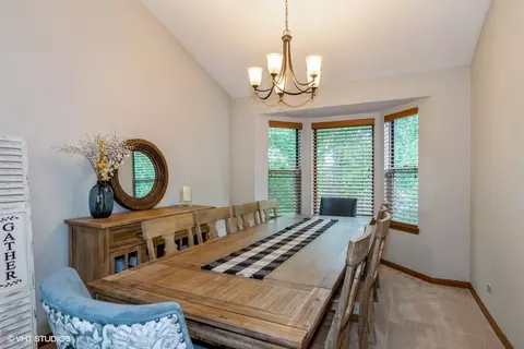 650 Hazel Nut Ct, Bartlett, IL 60103 photo 7