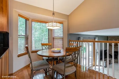 650 Hazel Nut Ct, Bartlett, IL 60103 photo 4