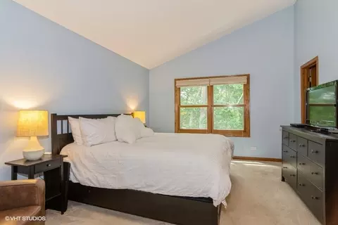 650 Hazel Nut Ct, Bartlett, IL 60103 photo 8
