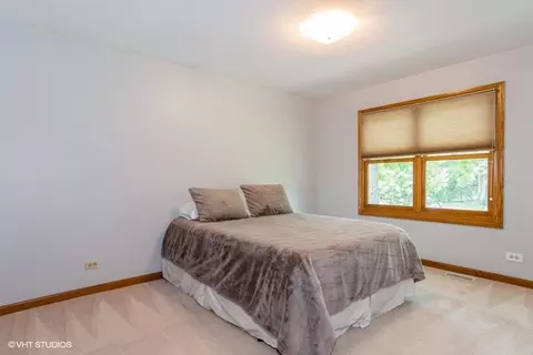 650 Hazel Nut Ct, Bartlett, IL 60103 photo 13