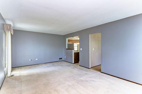 1401 E Hull Dr, Wheaton, IL 60189 photo 5