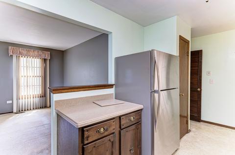 1401 E Hull Dr, Wheaton, IL 60189 photo 9