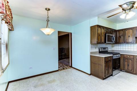 1401 E Hull Dr, Wheaton, IL 60189 photo 12