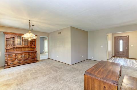1401 E Hull Dr, Wheaton, IL 60189 photo 3