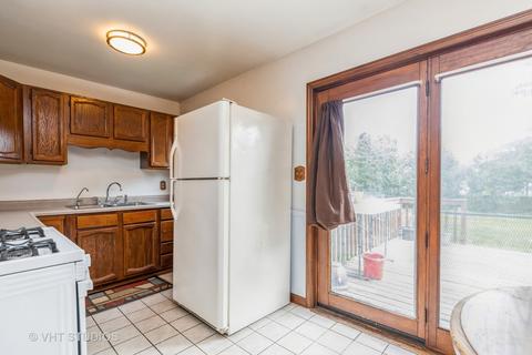 2716 Old Oak Dr, Mchenry, IL 60050 photo 9