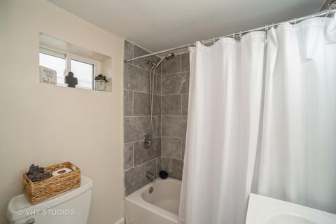 3817 W 64th Pl, Chicago, IL 60629 photo 6