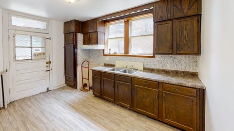 1718 E 85th Pl, Chicago, IL 60617 photo 8