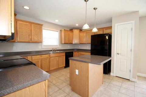 2244 Chase Ln, Normal, IL 61761 photo 4