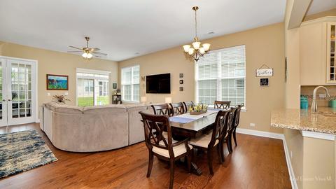 3862 Double Eagle Dr, Elgin, IL 60124 photo 5