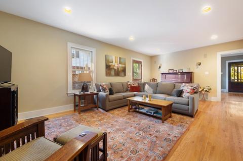 907 N Wheaton Ave, Wheaton, IL 60187 photo 7
