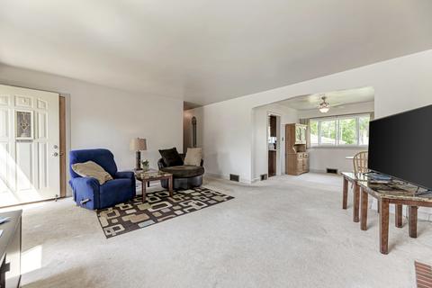131 S Forest Ave, Hillside, IL 60162 photo 4