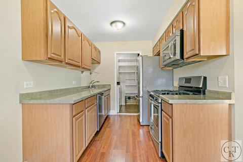 265 Grissom Ln, Hoffman Estates, IL 60169 photo 4