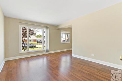 265 Grissom Ln, Hoffman Estates, IL 60169 photo 3
