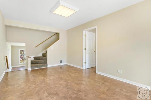 265 Grissom Ln, Hoffman Estates, IL 60169 photo 9