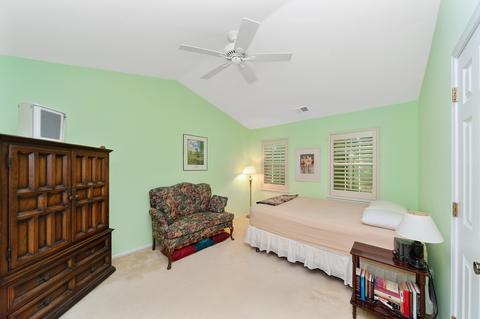 1412 Tulip Ct #B2, Wheeling, IL 60090 photo 5