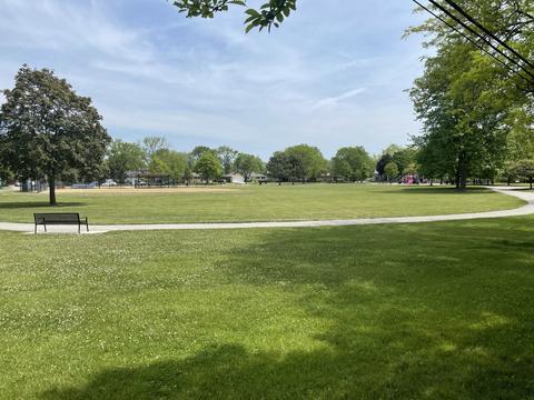370 Florian Dr, Des Plaines, IL 60016 photo 25