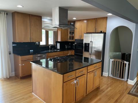370 Florian Dr, Des Plaines, IL 60016 photo 5