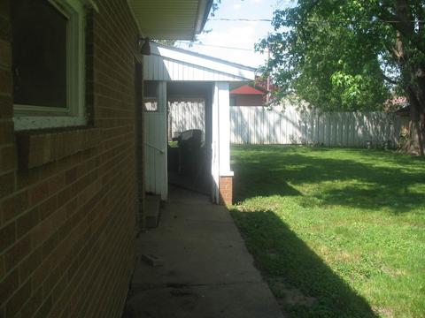 304 Cedar Dr, Clinton, IL 61727 photo 7