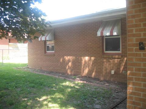 304 Cedar Dr, Clinton, IL 61727 photo 5
