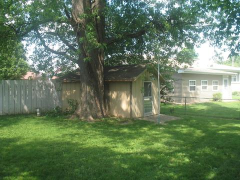 304 Cedar Dr, Clinton, IL 61727 photo 14
