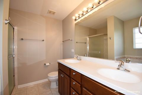 238 Longview Dr, Elgin, IL 60124 photo 22