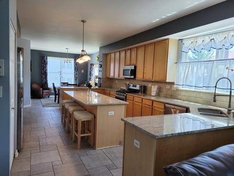 5335 Shotkoski Dr, Hoffman Estates, IL 60192 photo 3