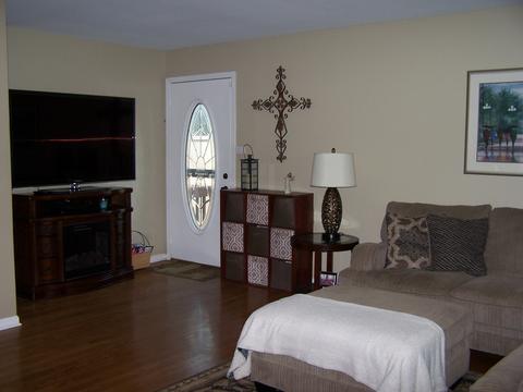 2313 Kirchoff Rd, Rolling Meadows, IL 60008 photo 9