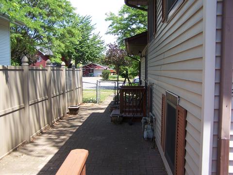 2313 Kirchoff Rd, Rolling Meadows, IL 60008 photo 3