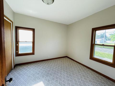 1094 S 6th Ave, Kankakee, IL 60901 photo 8