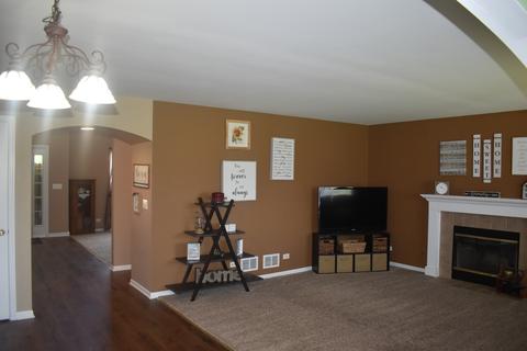 331 Cloverleaf Ct, Dekalb, IL 60115 photo 17