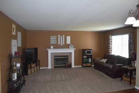 331 Cloverleaf Ct, Dekalb, IL 60115 photo 16