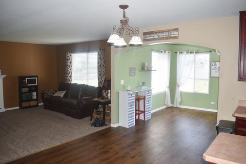 331 Cloverleaf Ct, Dekalb, IL 60115 photo 27