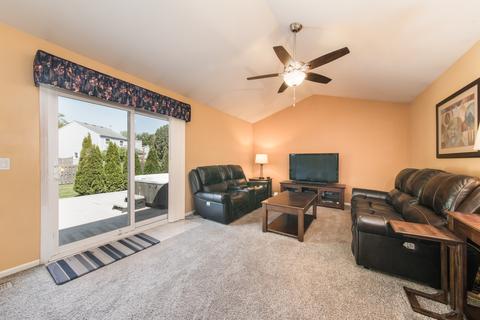 6422 Plainview Rd, Gurnee, IL 60031 photo 12