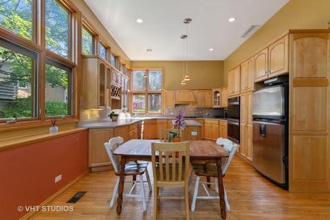 1606 Maple Ave, Northbrook, IL 60062 photo 9