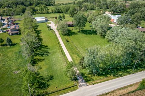 40 W871 Lenz Rd, Elgin, IL 60124 photo 2