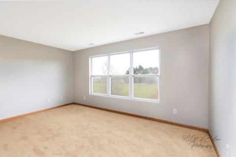 216 Cobblestone Cir, Harvard, IL 60033 photo 10