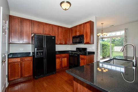 2424 Evergreen Cir, Mchenry, IL 60050 photo 5