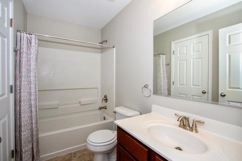 2424 Evergreen Cir, Mchenry, IL 60050 photo 19